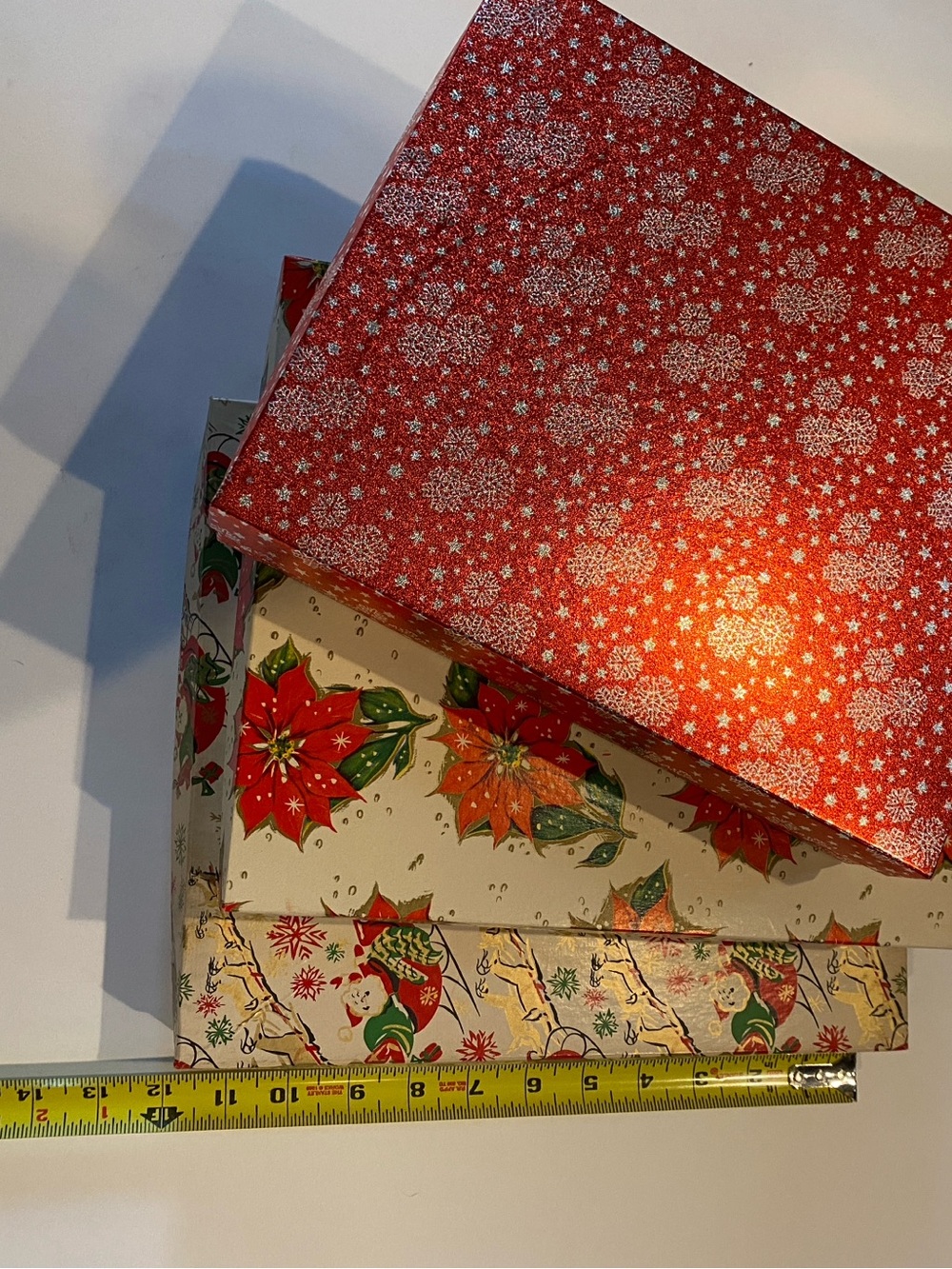 57 vintage 1960s Christmas boxes. - Picture 15 of 16